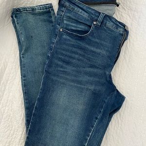 Universal standard skinny jeans